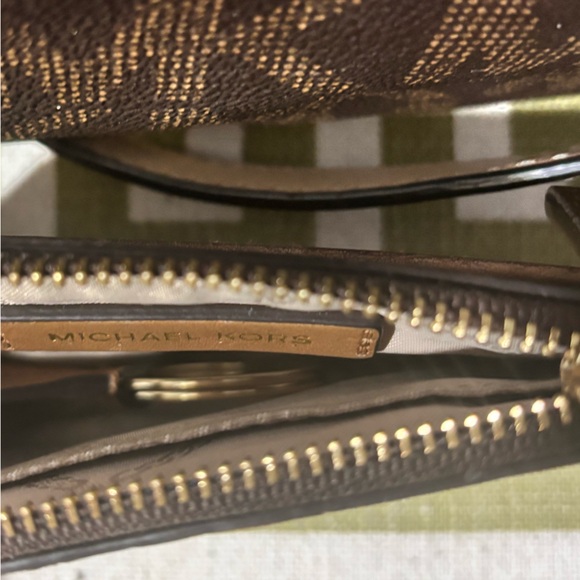 3 PC. MK Signature Coated Canvas Grayson Boston Crossbody, Wallet, & Dust Bag - Picture 6 of 15